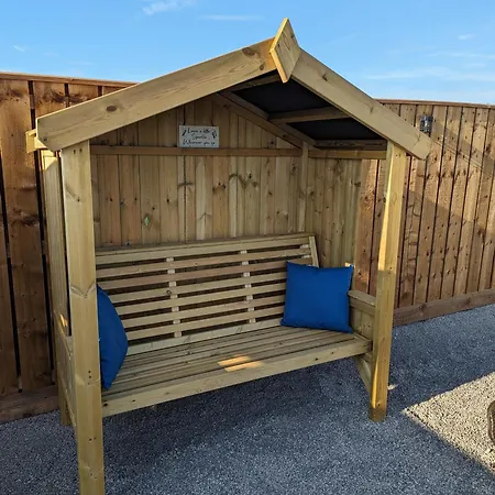 My Happy Hounds Glamping Hotel Northallerton Exterior photo